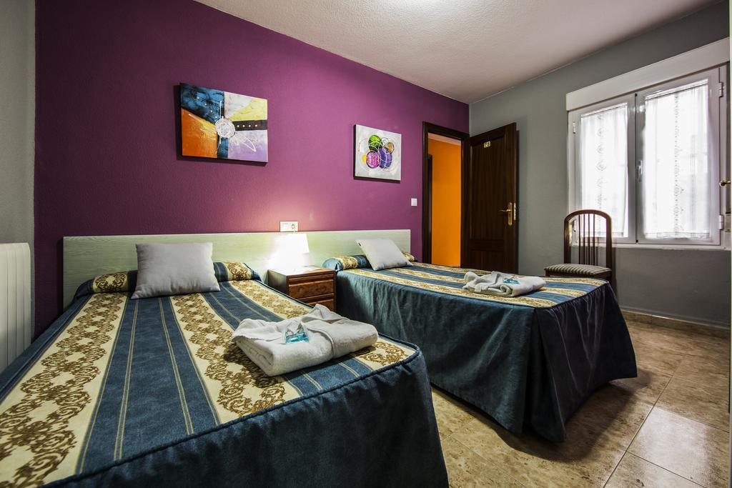 Hostal Escala Luna Salamanca Exterior foto
